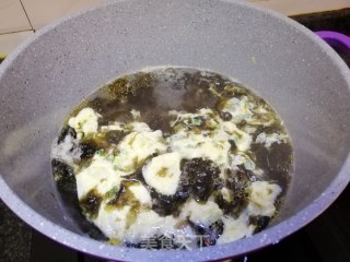 Seaweed and Egg Soup recipe