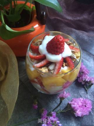 Nut Yogurt Cup recipe