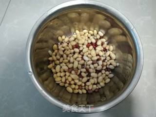 Red Beans, Barley, Jujube, Soy Milk recipe