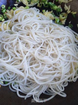 Fried Noodles with Sauerkraut recipe