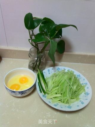 Scrambled Eggs with Lettuce recipe