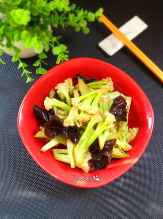 Stir-fried Cauliflower with Cloud Ears recipe