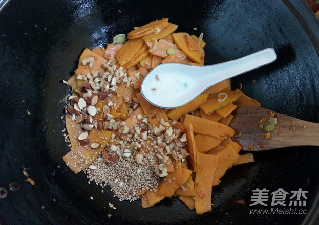 Fried Pumpkin with Nuts recipe