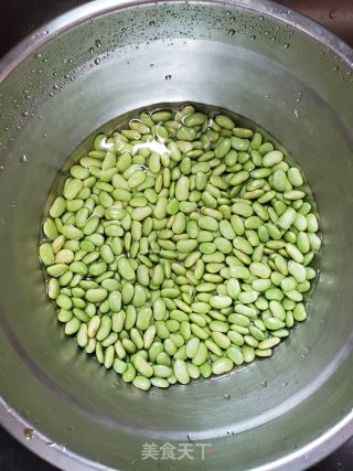 Pork Bone and Carrot Edamame Soup recipe