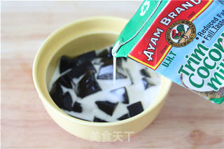 [coconut Milk Honey Bean Tortoise Ling Paste] Two Ways to Eat The Same to Relieve Heat recipe