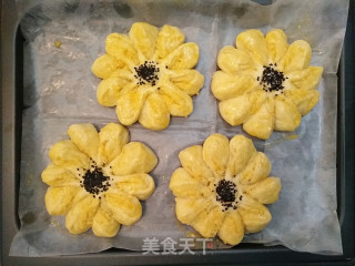 #四session Baking Contest and is Love to Eat Festival# Coconut and Flower Bread recipe