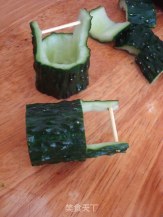 Three Steps to Make An Evocative Classic Cucumber Barrel Dish-diced Fish in Thai Sauce recipe