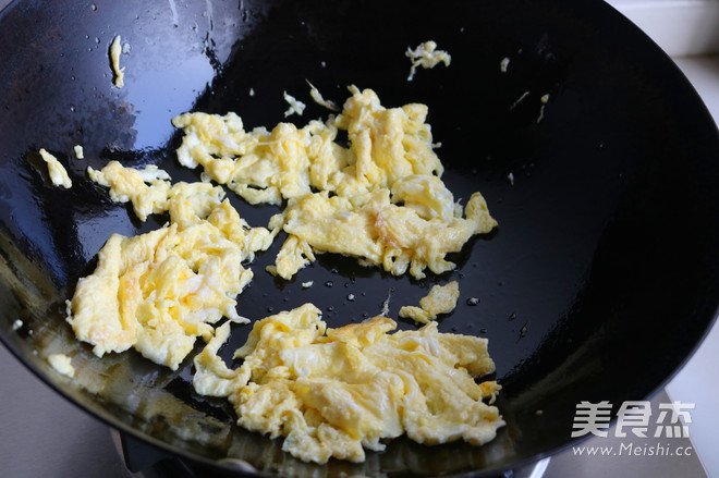 Fried Noodles with Garlic and Egg recipe