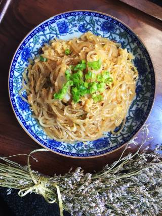 Fried Noodles with Sauerkraut recipe