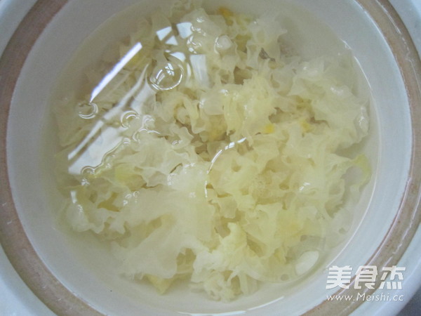 Cucumber Tremella Soup recipe