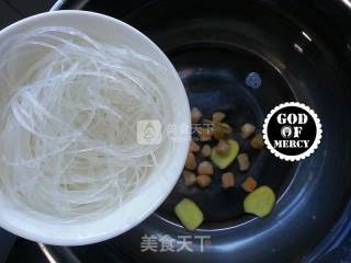 Seaweed and Scallop Pork Soup recipe