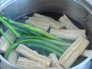 Pork Knuckle and Sea Cucumber recipe
