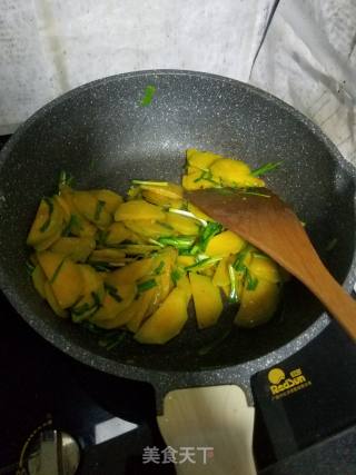 Pumpkin Fried Garlic Sprouts recipe