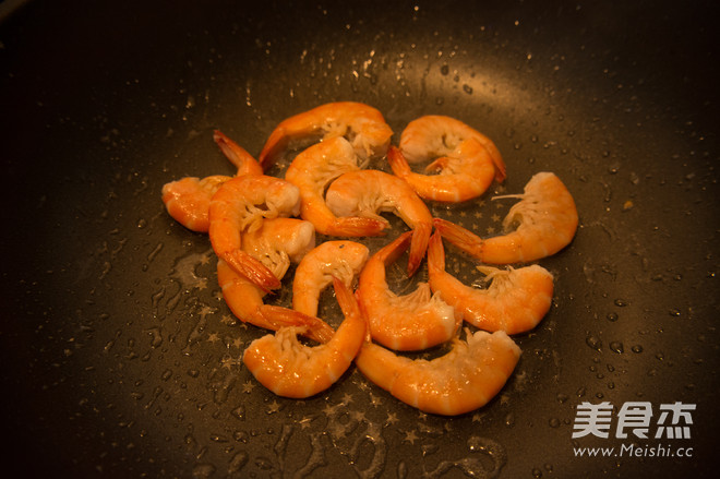 Hand Peeled Garlic Shrimp with Pesto Bread recipe