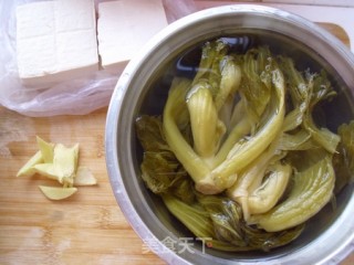 Carp with Tofu and Sauerkraut recipe