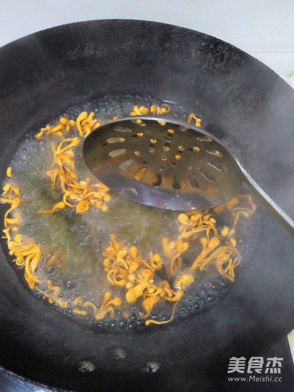 Fried Noodles with Cordyceps Chicken and Fish Balls recipe