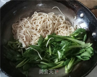 Stir-fried Noodles with Chicken and Stir-fried Vegetables recipe