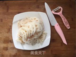 Stir-fried Sliced Pork with Lotus Root recipe