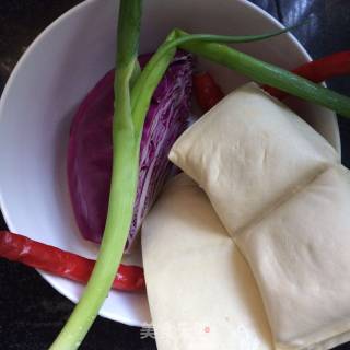 Purple Cabbage Mixed with Dried Bean Curd recipe