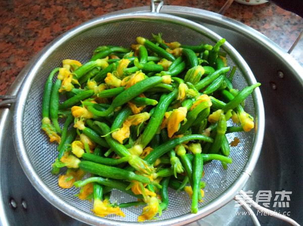 Boiled Cucumber Flower recipe