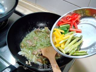 Stir-fried Pasta with Green Sauce recipe