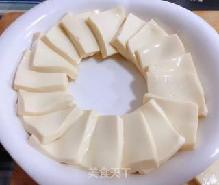 #蜡味#bacon Steamed Tofu Lying Egg recipe
