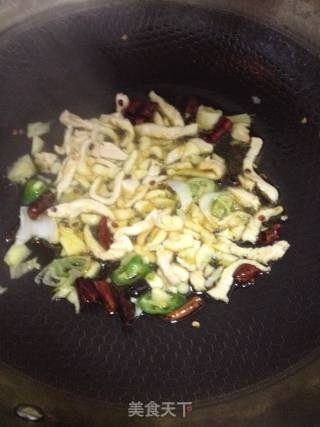 Stir-fried Chicken with Leek and Fragrant Dry recipe