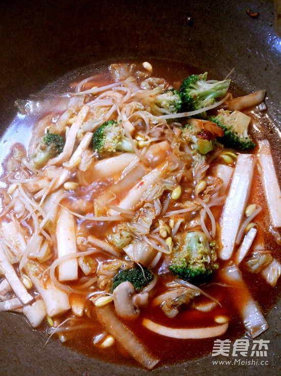Stir-fried Rice Cake with Vegetables recipe