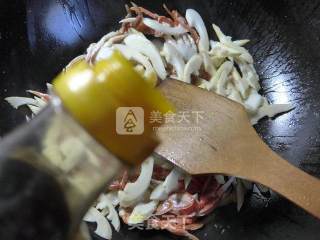 Stir-fried Flower Crab with Leishan recipe