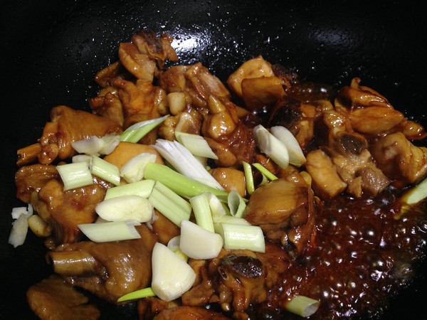 Stewed Chicken Drumsticks with Hazel Mushroom recipe