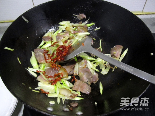 Fried Bacon with Scallion Head recipe