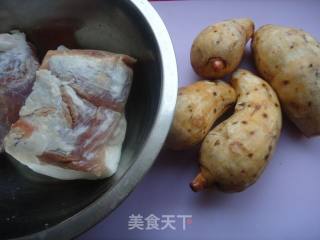 Steamed Pork with Taro and Rice Noodles recipe