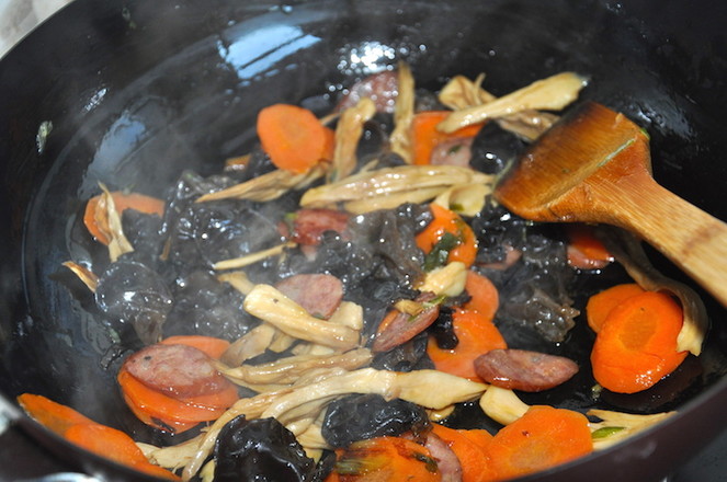 Stir-fried Wild Mushroom with Beef Sausage with Black Pepper recipe