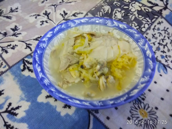 Pickled Cabbage and White Meat Clam Soup recipe
