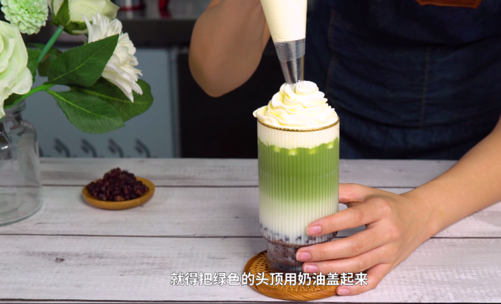 Hot Drinks in Winter: Oreo Matcha Latte recipe