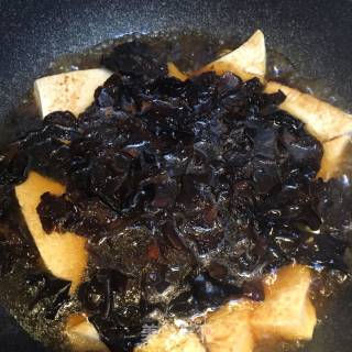 Braised Tofu with Fungus recipe