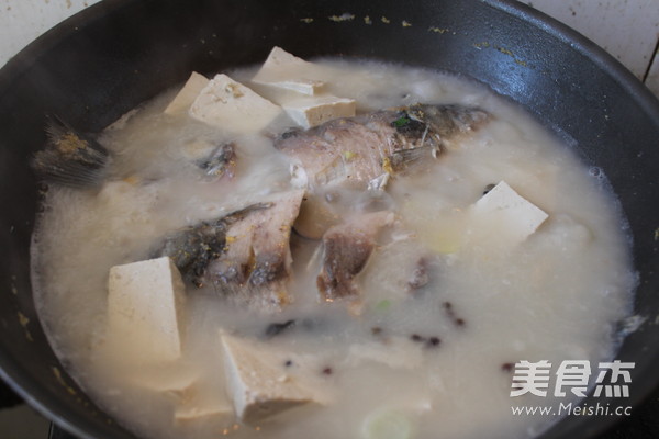 Crucian Tofu Soup recipe