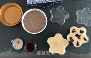 Cocoa Strawberry Two-color Ice Cream recipe