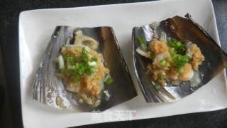 [steamed Scallops with Gold and Silver Garlic] recipe