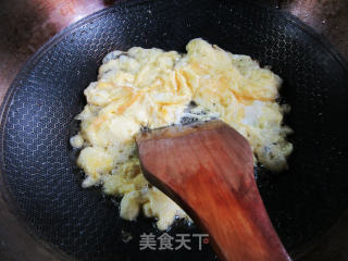 Stir-fried Hor Fun with Vegetable Core and Shredded Pork and Egg recipe