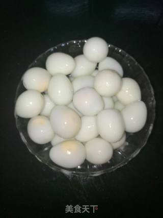 Tiger Skin Quail Eggs in Tomato Sauce recipe