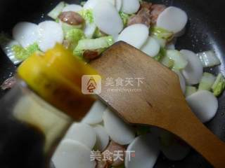 Stir-fried Rice Cake with Spicy Sausage and Cabbage recipe