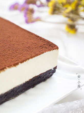 Summer No Bake—black and White Chocolate Mousse Cake