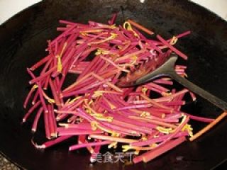 Home-style Stir-fry-fried Bracken with Pork recipe