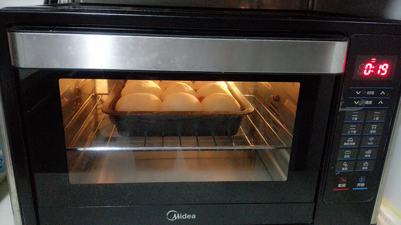 Kitten Squeezes Bread recipe