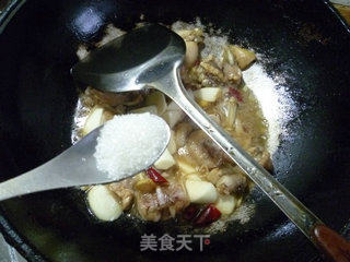 Stir-fried Bullfrog with Zizania recipe