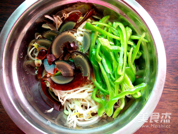 Cold Songhua Bean Sprouts recipe