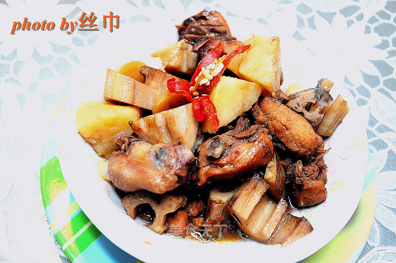 Stewed Chicken Nuggets with Lotus Root Potatoes