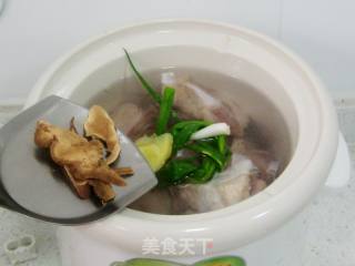 Lingzhi Pork Bone Soup recipe