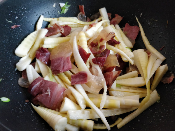 Braised Bamboo Shoots with Ham recipe